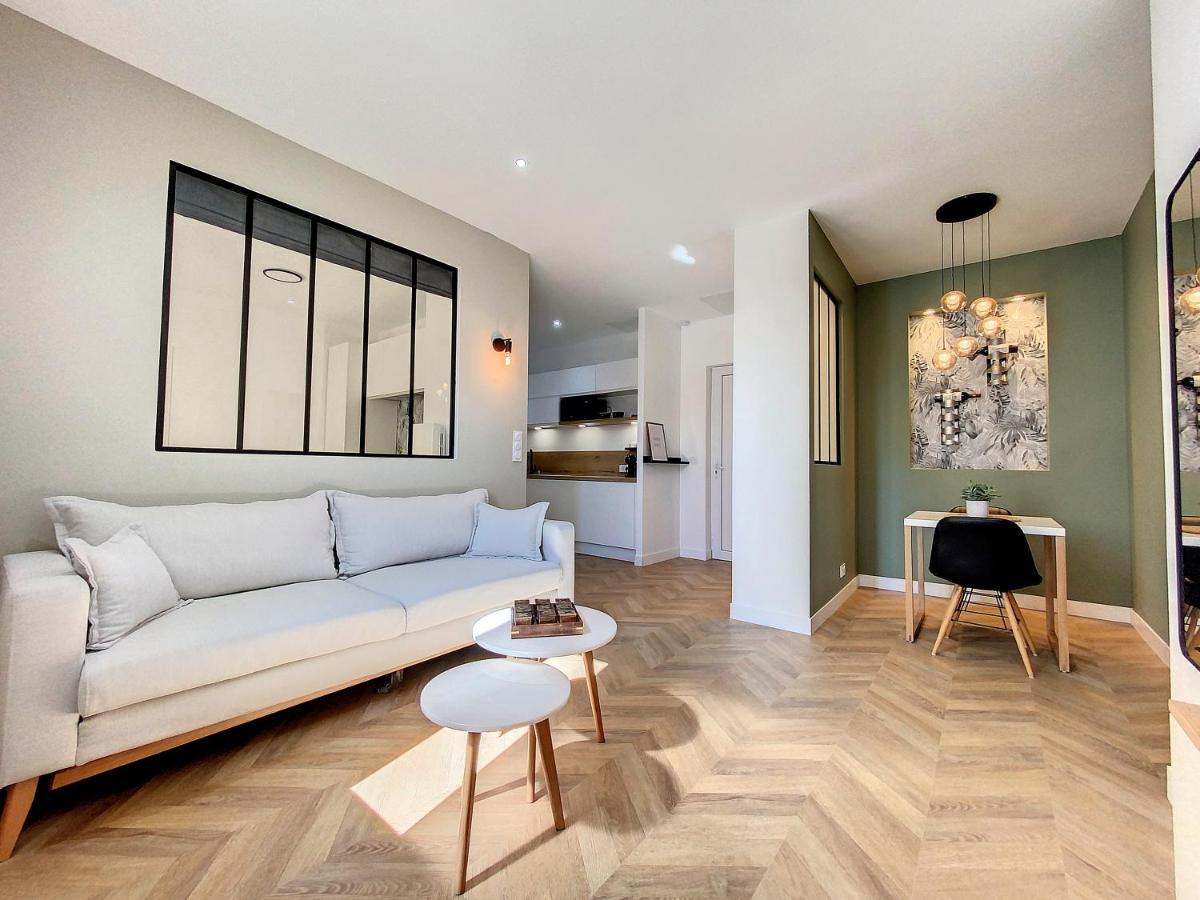 Appartchic - Appartement Standing - Plein Centre & Parking Prive Créon Dış mekan fotoğraf