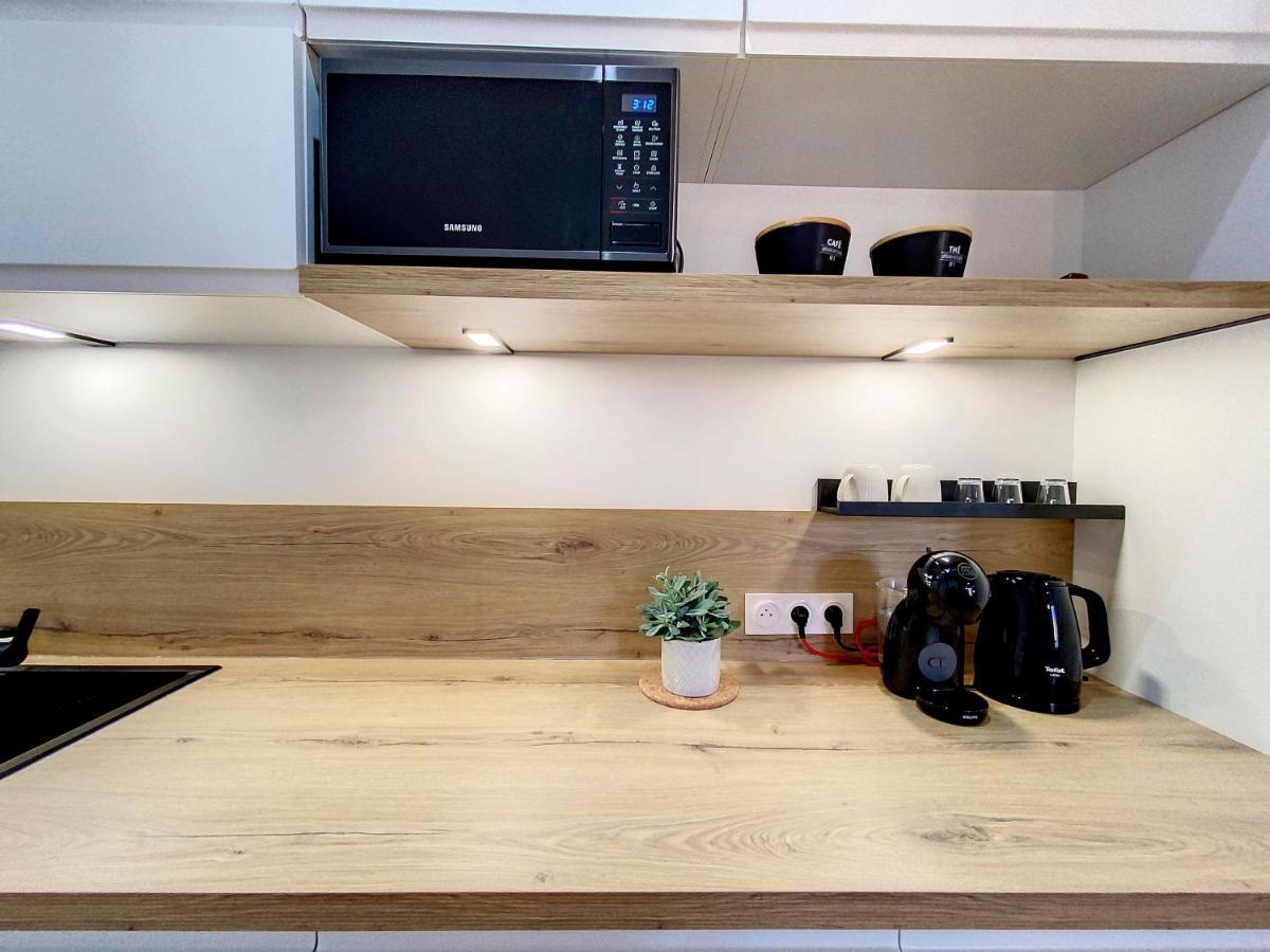 Appartchic - Appartement Standing - Plein Centre & Parking Prive Créon Dış mekan fotoğraf