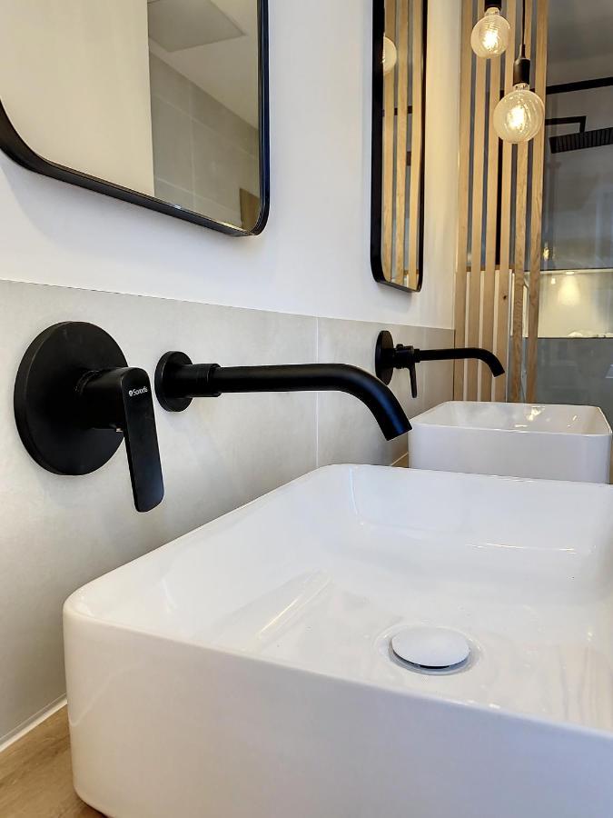 Appartchic - Appartement Standing - Plein Centre & Parking Prive Créon Dış mekan fotoğraf