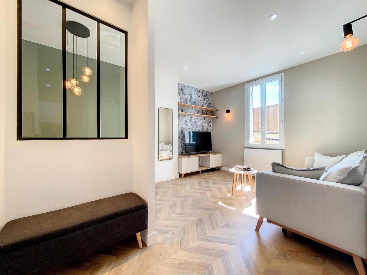 Appartchic - Appartement Standing - Plein Centre & Parking Prive Créon Dış mekan fotoğraf