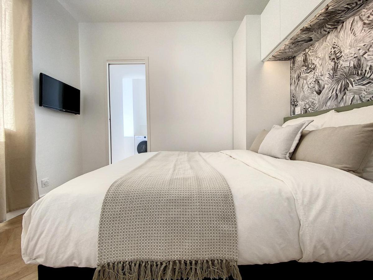 Appartchic - Appartement Standing - Plein Centre & Parking Prive Créon Dış mekan fotoğraf