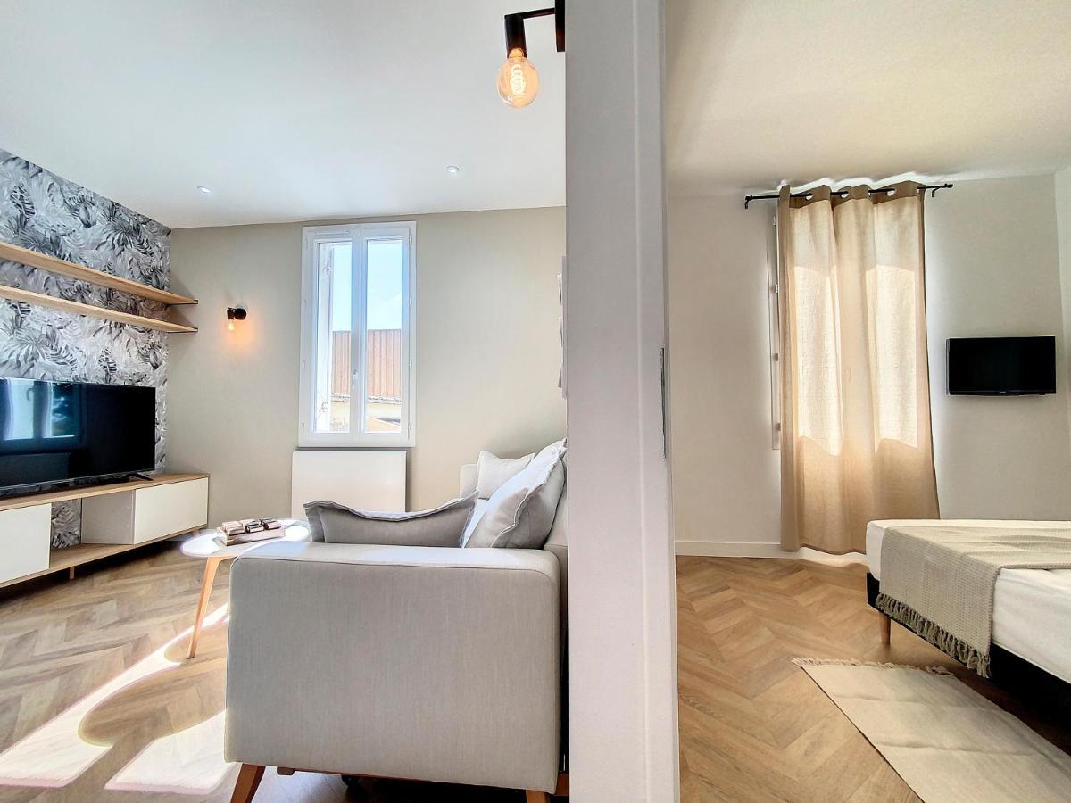 Appartchic - Appartement Standing - Plein Centre & Parking Prive Créon Dış mekan fotoğraf