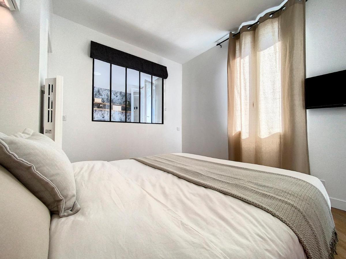Appartchic - Appartement Standing - Plein Centre & Parking Prive Créon Dış mekan fotoğraf